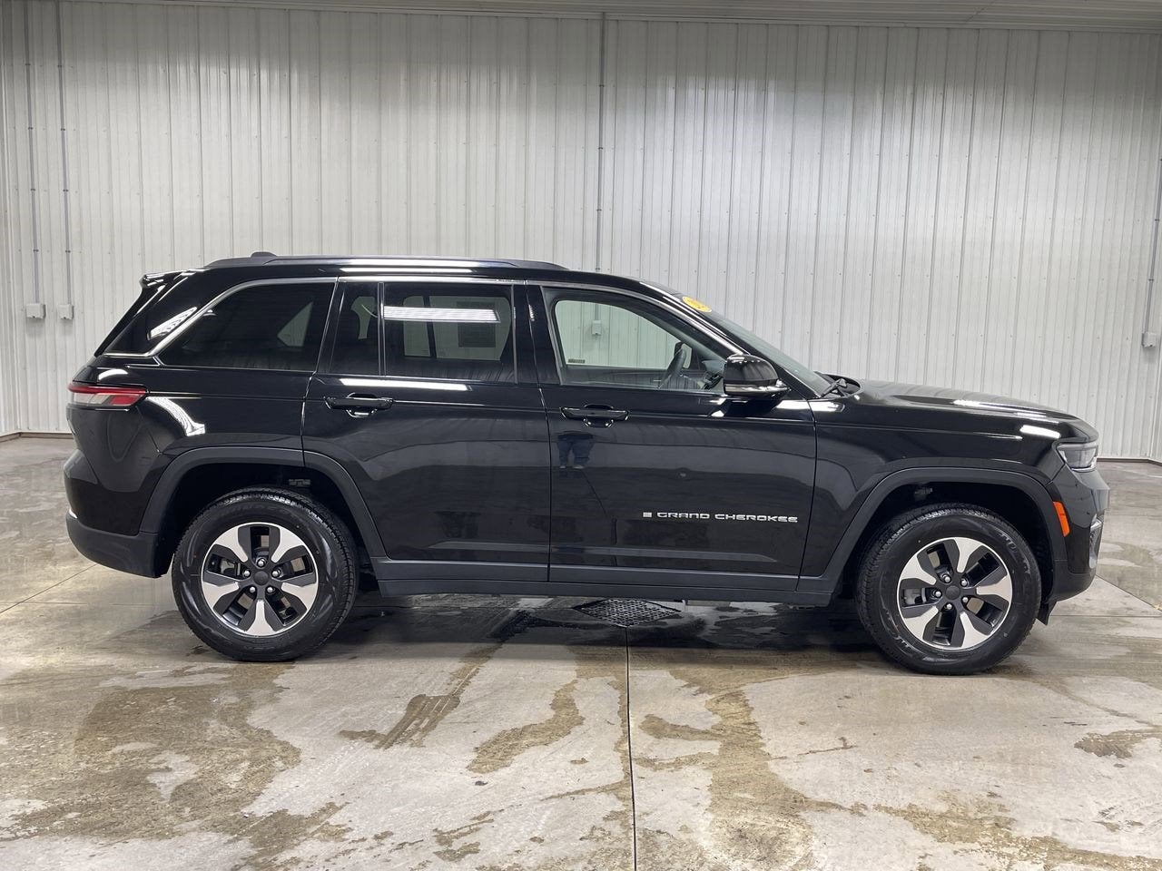 2023 Jeep Grand Cherokee 4xe GLOBAL BLACK