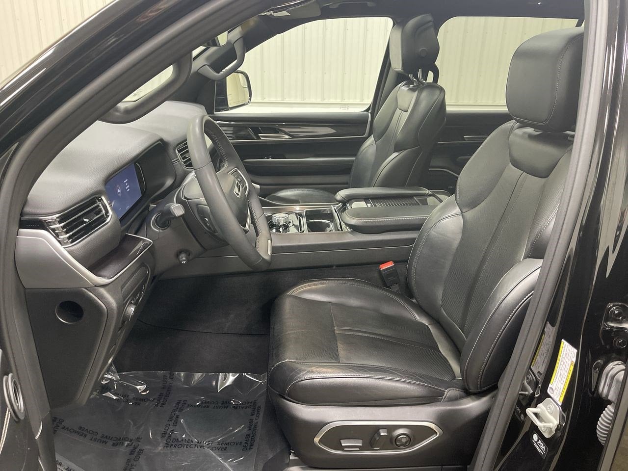 2023 Jeep Wagoneer L GLOBAL BLACK