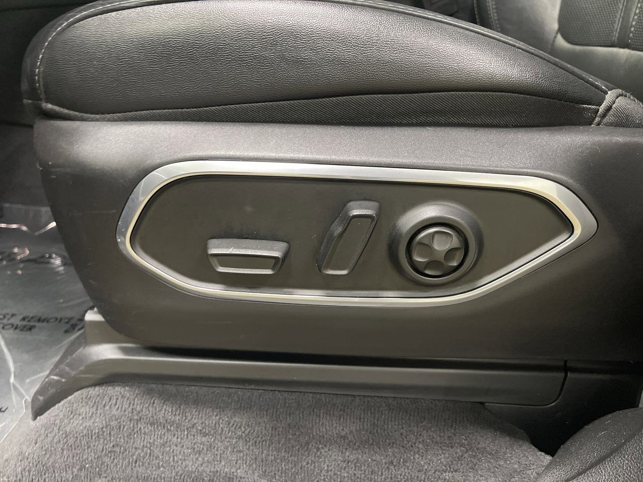 2023 Jeep Wagoneer L GLOBAL BLACK