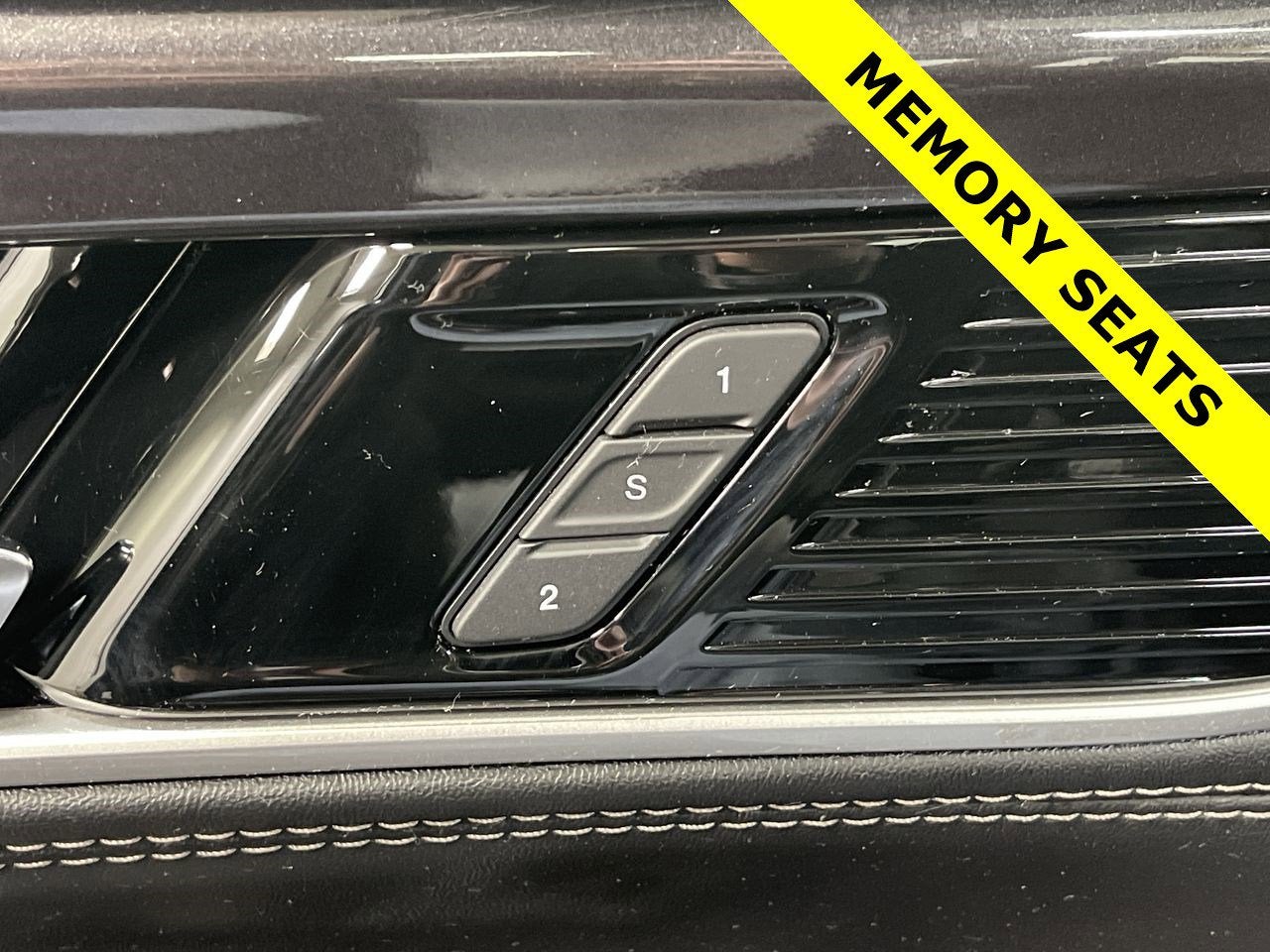 2023 Jeep Wagoneer L GLOBAL BLACK