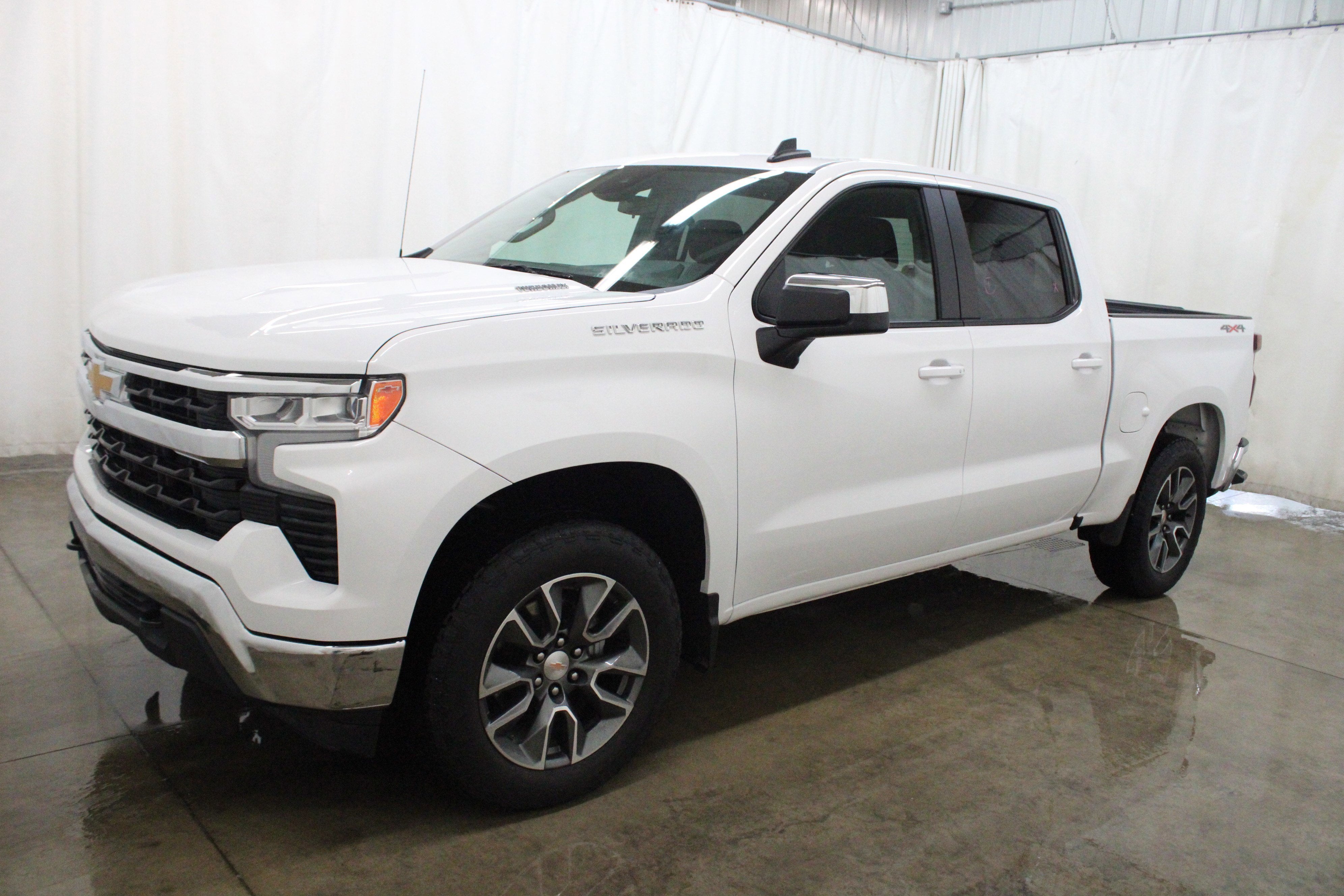 2025 Chevrolet Silverado 1500 LT (2FL)