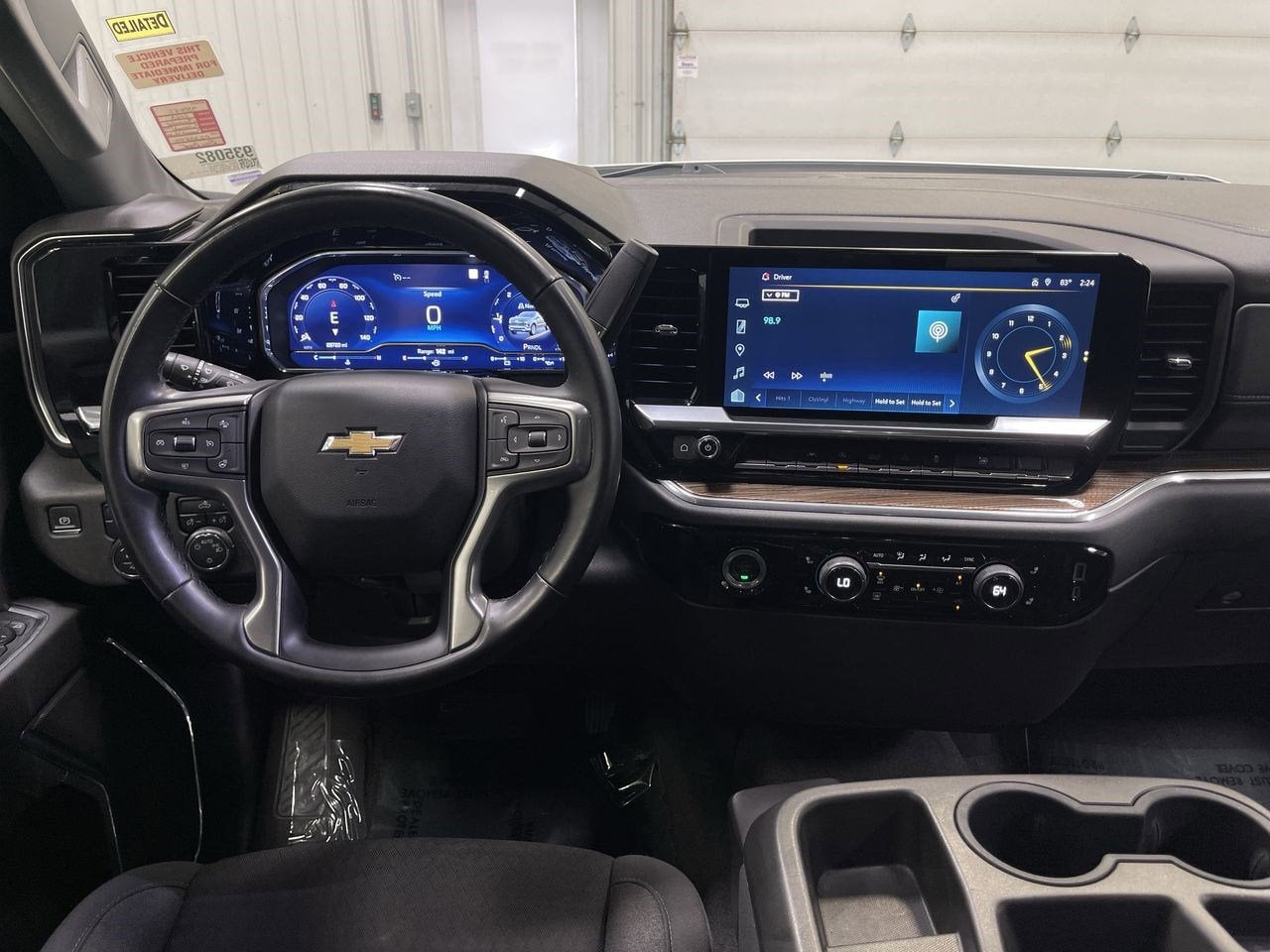 2023 Chevrolet Silverado 1500 LT (2FL)