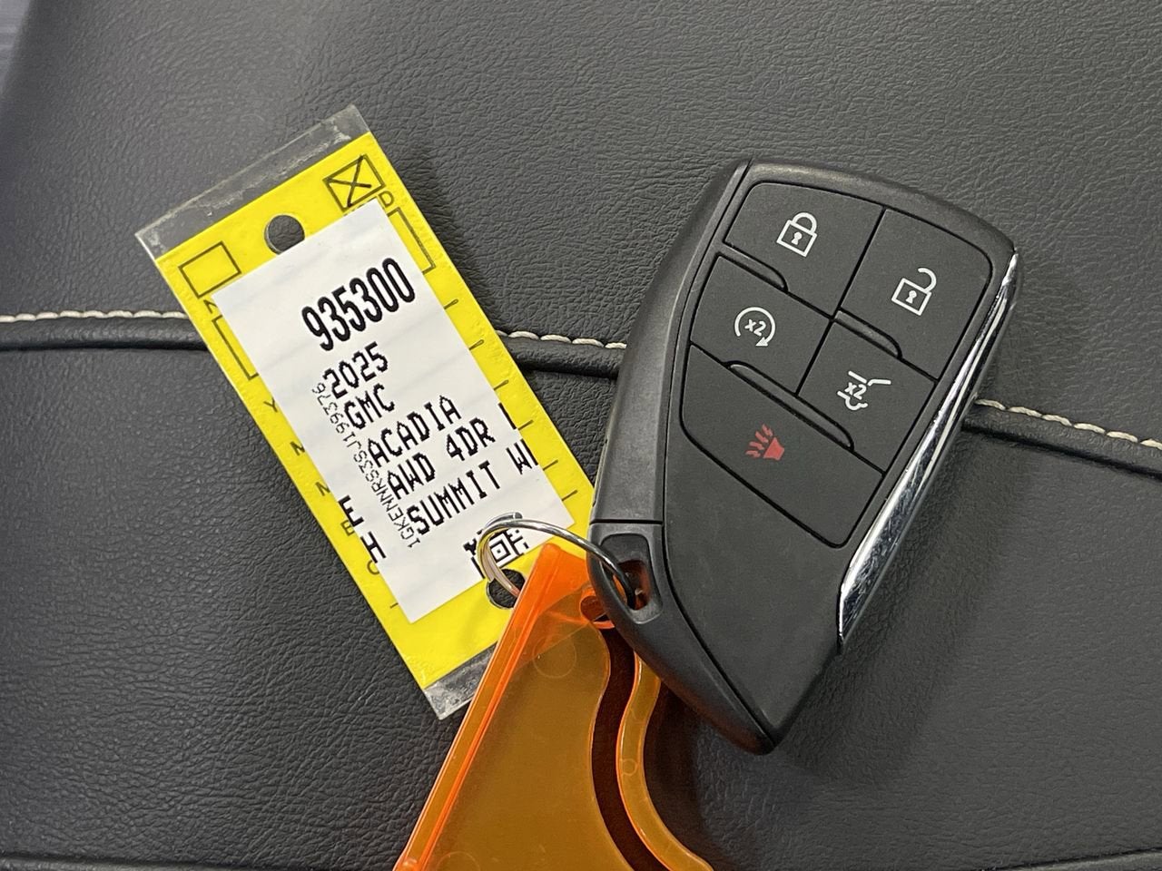 2025 GMC Acadia Elevation