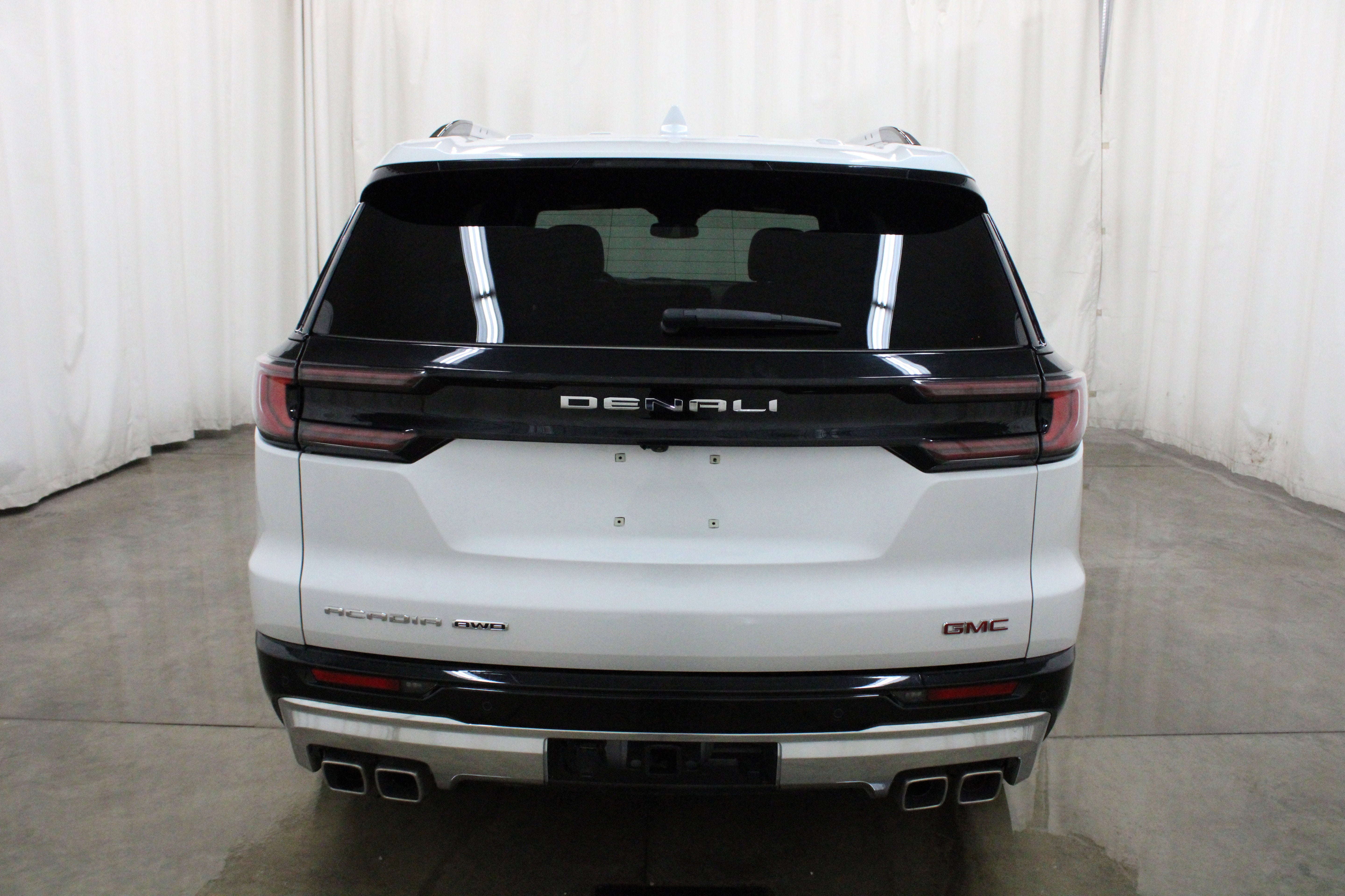 2025 GMC Acadia Denali