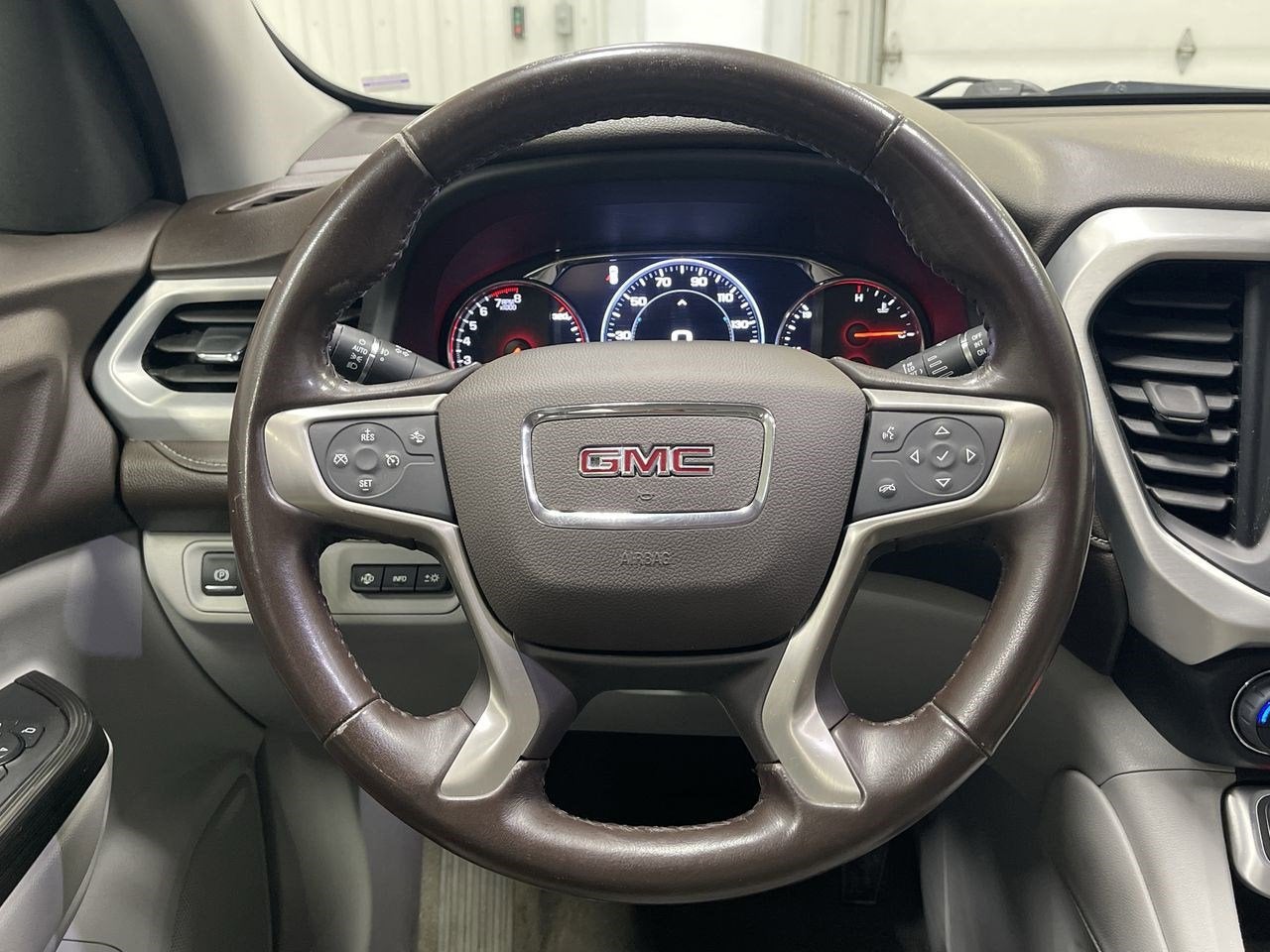 2020 GMC Acadia SLT