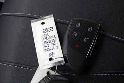 2025 Chevrolet Traverse LT