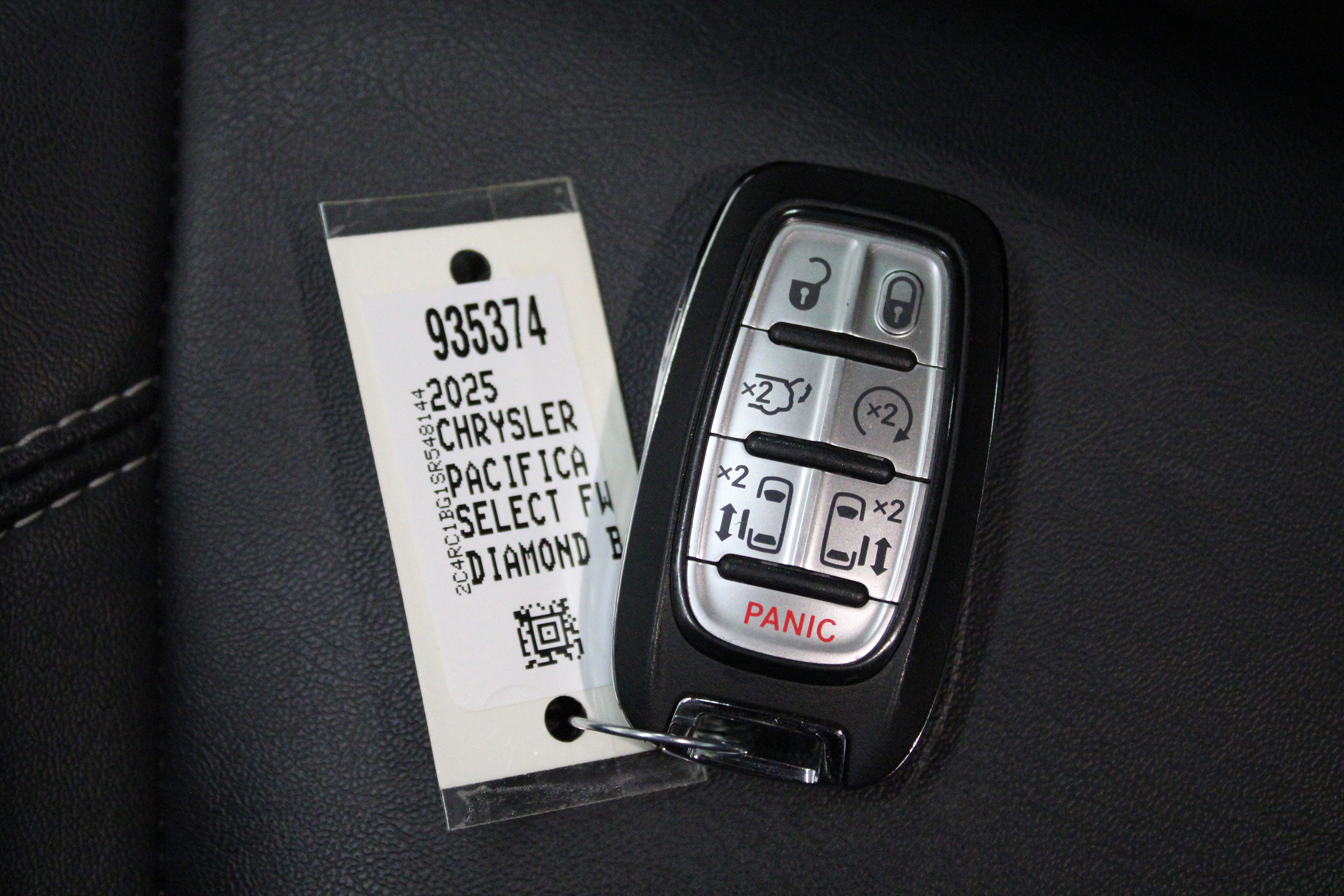 2025 Chrysler Pacifica Select