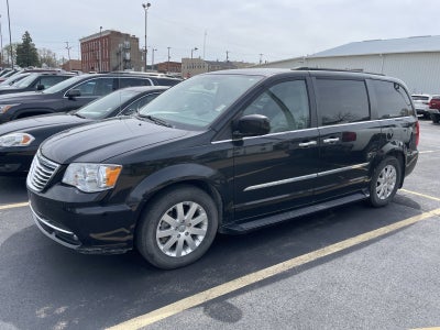 2016 Chrysler TOWN & COUNTRY Base