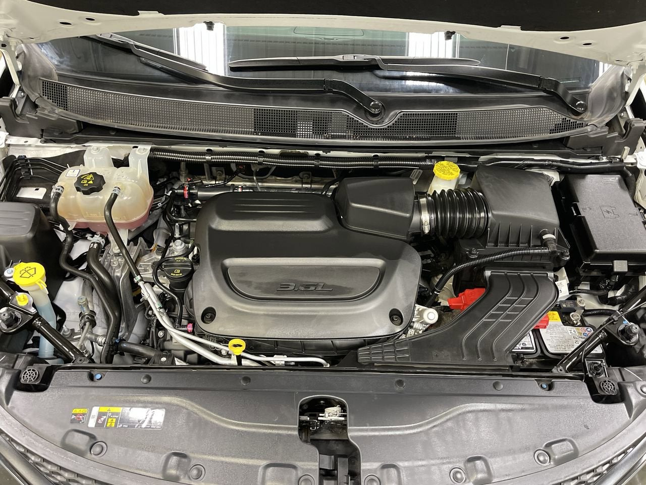 2024 Chrysler Voyager LX