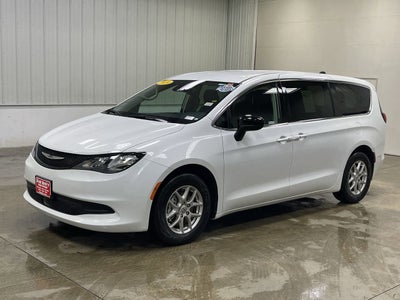 2024 Chrysler Voyager LX